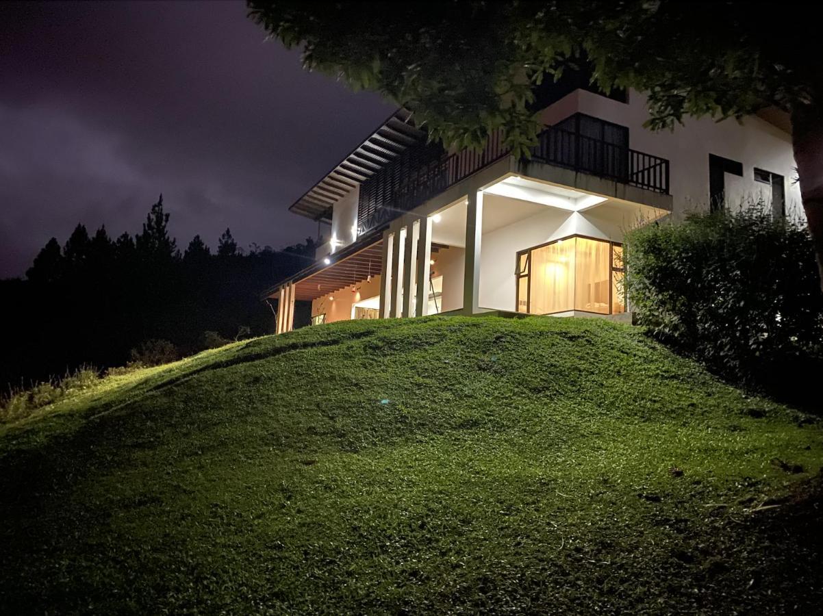 Arte De Plumas Birding Lodge Cartago Eksteriør billede